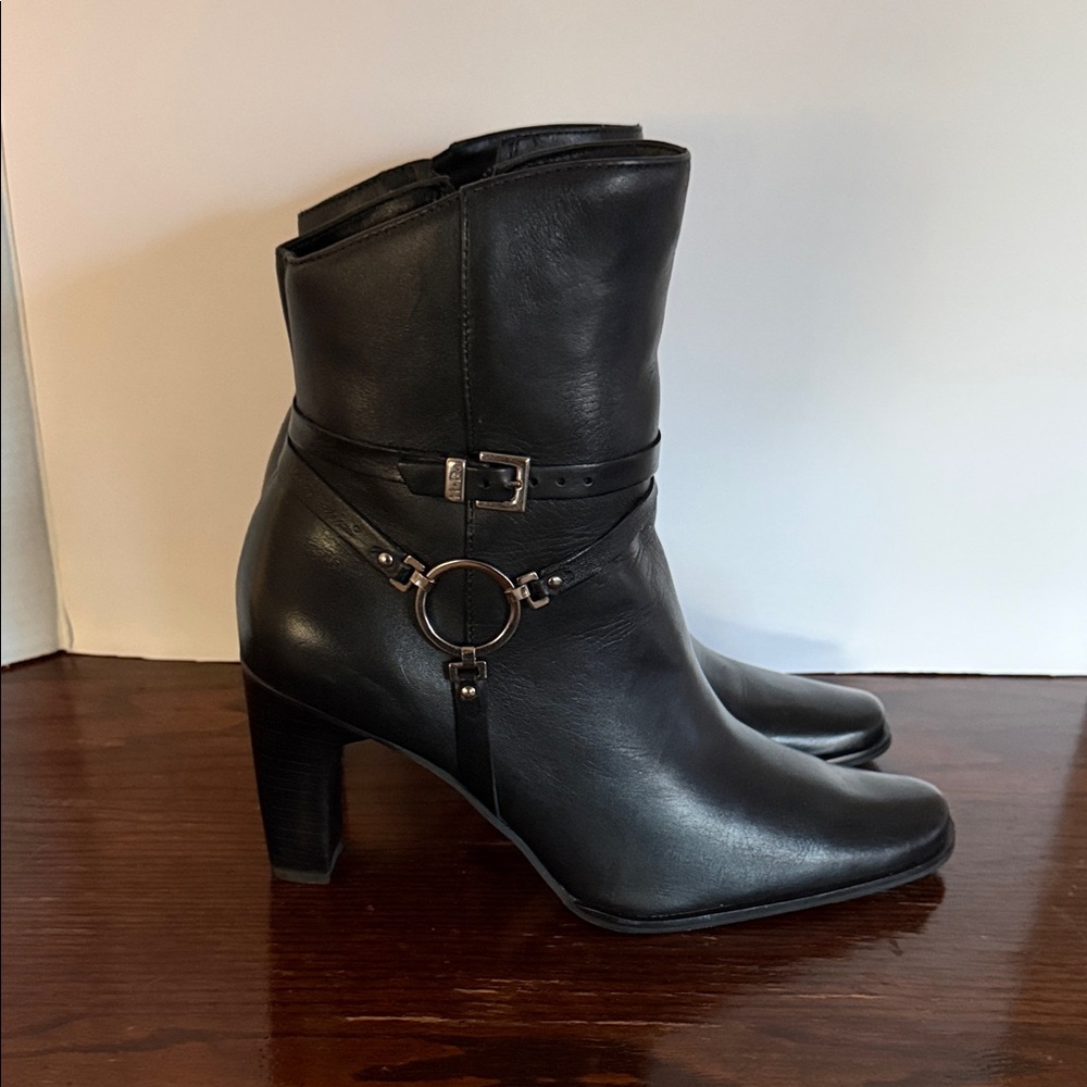 Harley-Davidson Black Leather Mid-Calf Heeled Boots with Ring Detail